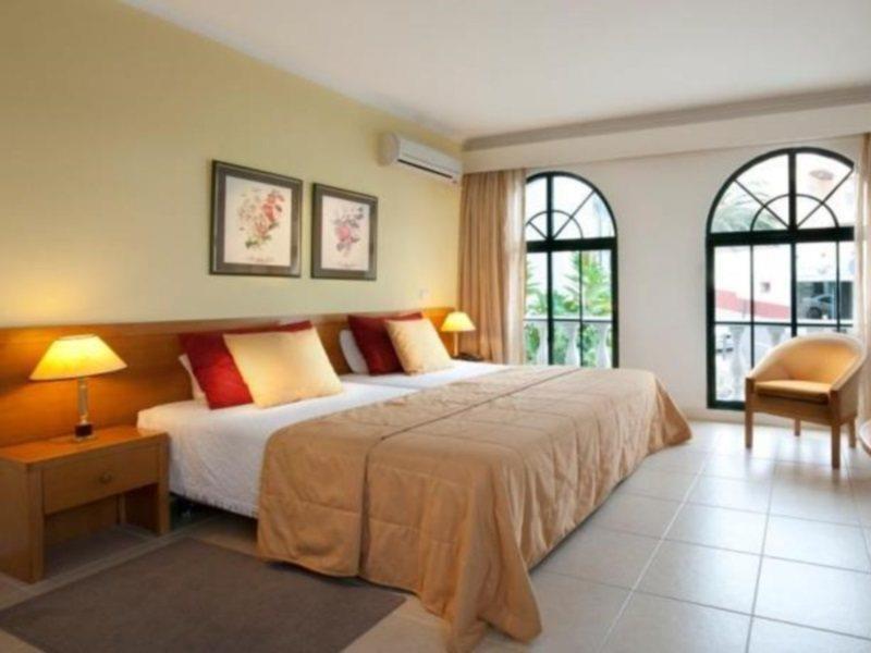 Hotel Royal Orchid Caniço Екстериор снимка